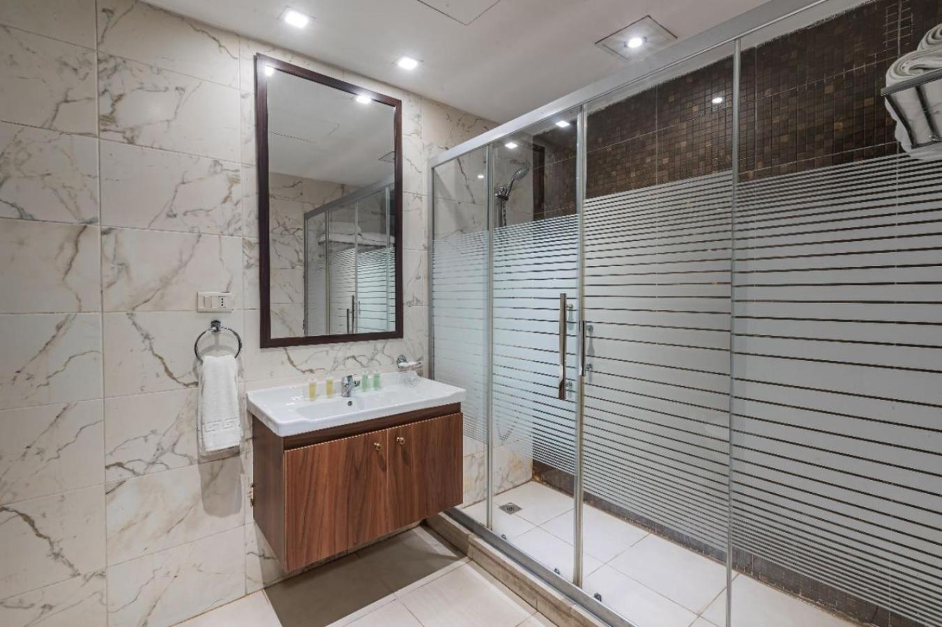 Lancaster Hotel Apartments-Gardens Amman Exterior photo