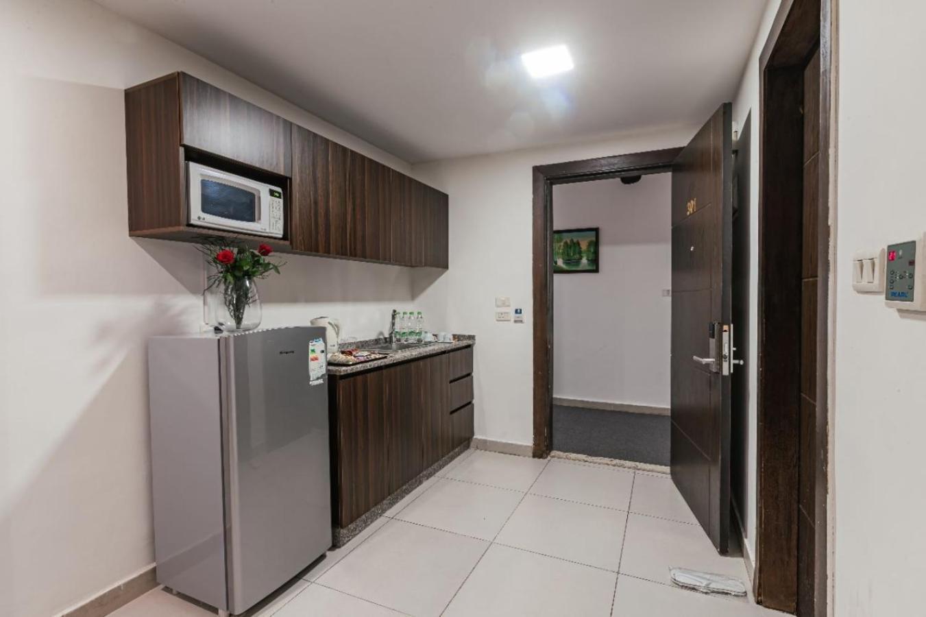 Lancaster Hotel Apartments-Gardens Amman Exterior photo