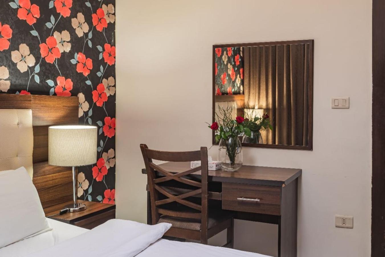 Lancaster Hotel Apartments-Gardens Amman Exterior photo
