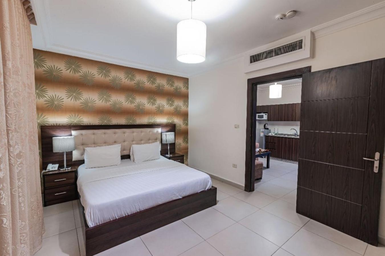 Lancaster Hotel Apartments-Gardens Amman Exterior photo