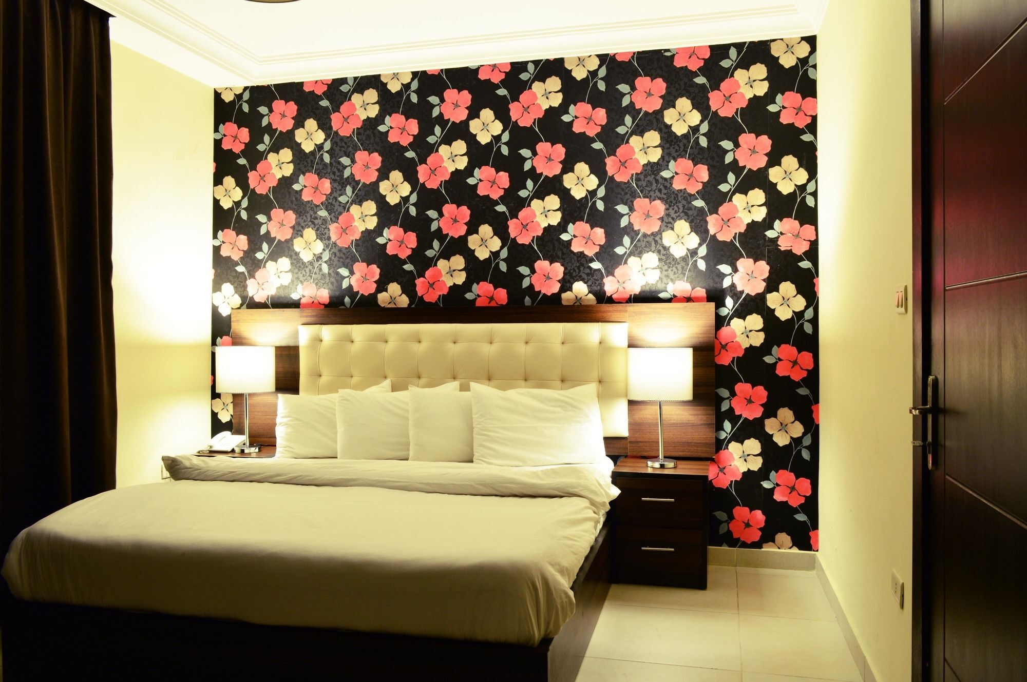 Lancaster Hotel Apartments-Gardens Amman Exterior photo